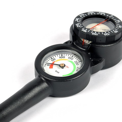 Scuba-diving mini console composed of Vale mini pressure gauge and SL compass with frontal and lateral readout, with HP flexible tube, with soft thermoplastic protection.